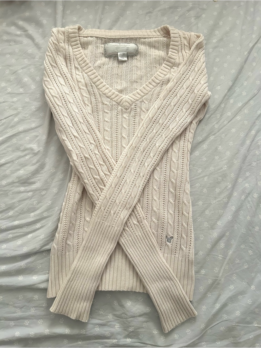 American Eagle Outfitters Cream Cable V-Neck Sweater y2k